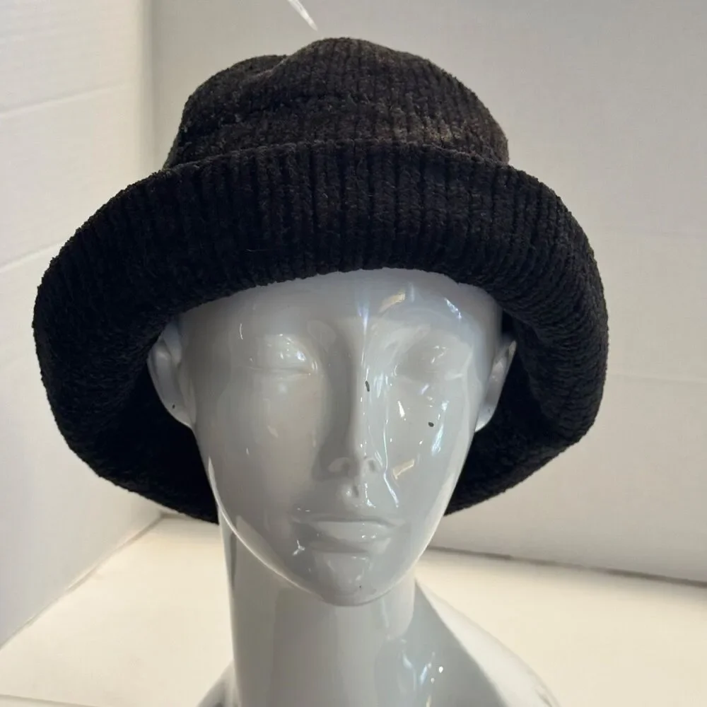 Saks Fifth Avenue Made in Italy Black textured Chenille knit cloche bucket hat
